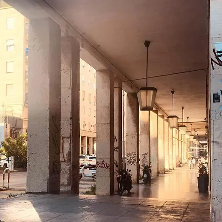 Ungheria Ottantaquattro Oda ve Kahvaltı *