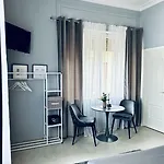 Ungheria Ottantaquattro 4* Палермо